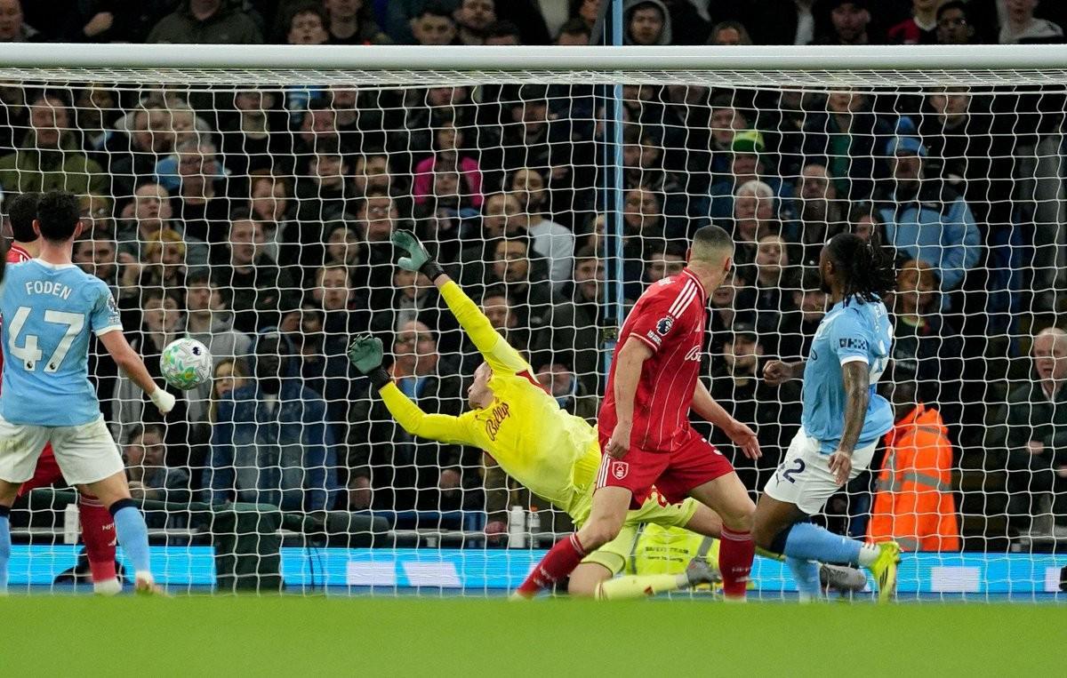 开云-自曼城首秀以来塞门约已参与9球，英超球员中仅次于哲凯赖什