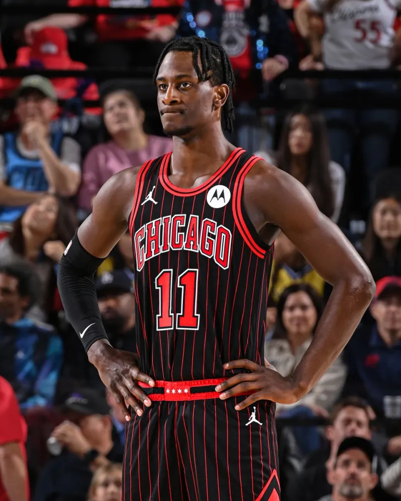 开云APP-伦纳德-米勒近三场对阵勇士湖人快船场均18.7+9.3+1.3抢断